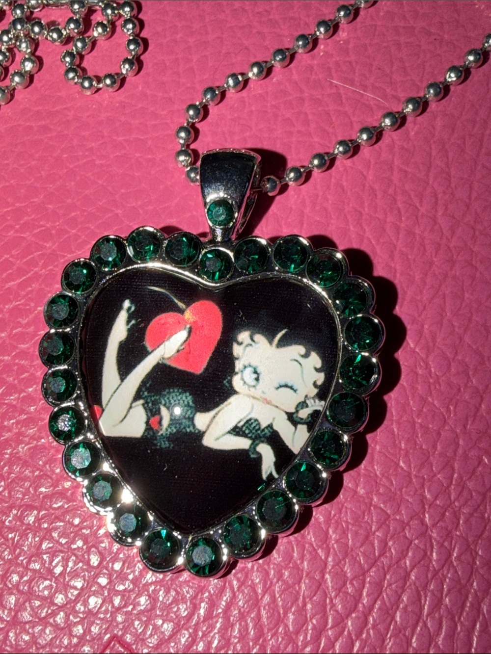 🌸Betty Boop heart on necklace NEW🌸